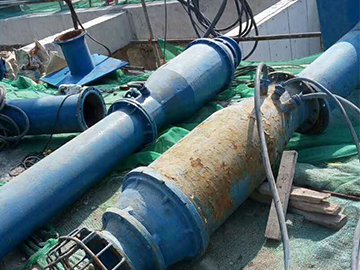 QZ潛水軸流泵安裝現(xiàn)場